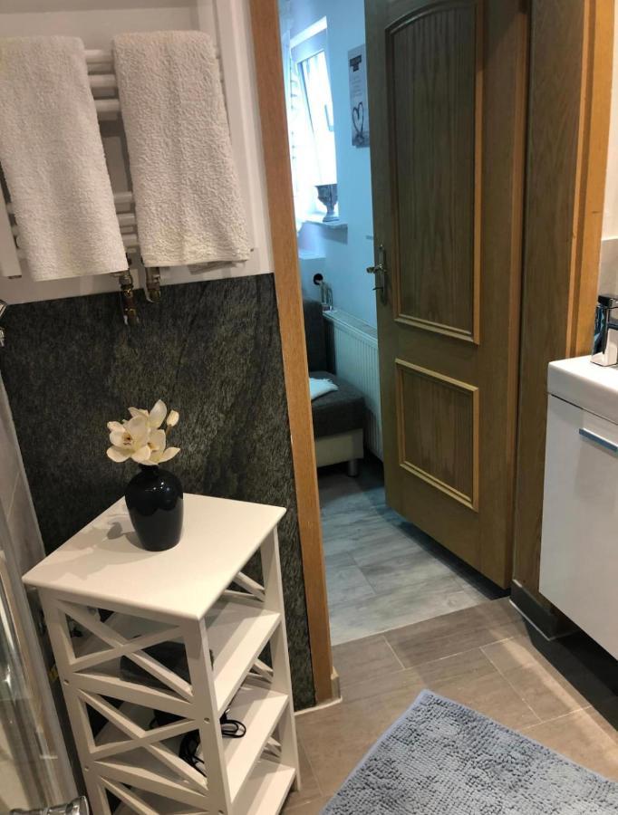 Kleine Gemuetliche Einliegerwohnung Mit Garten Und Pool Nordstemmen Екстериор снимка